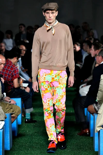 Look 12